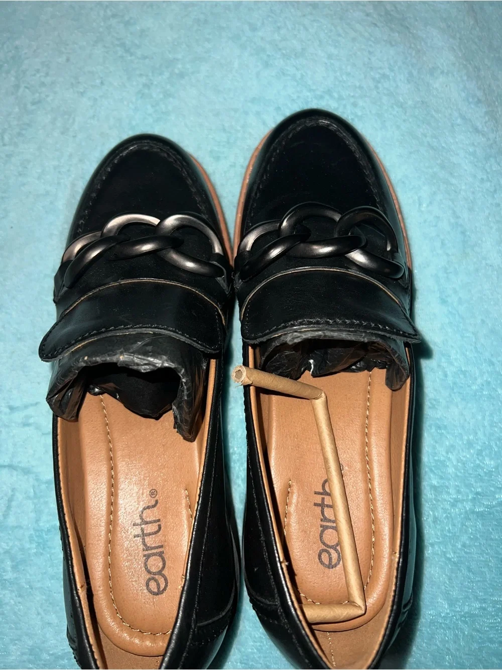 Earth Black Leather Men's Chain-Detail Slip-On Loafers